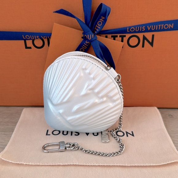 ‼️HOST PICK‼️Louis Vuitton Limited Edition Sold out Shell Coin Purse - Picture 8 of 16